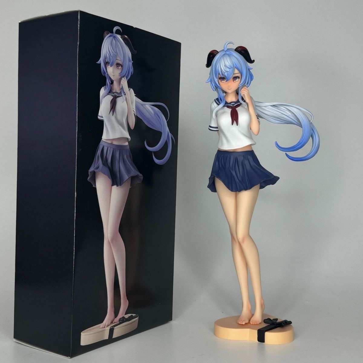 Desk Setup With Tv - Figurka anime Ganyu z serii 25CMJK