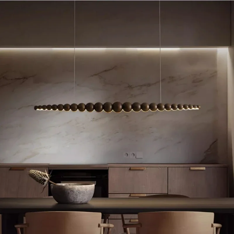 Długa drewniana lampa wisząca  – Desk Setup Minimalist recenzja i cena